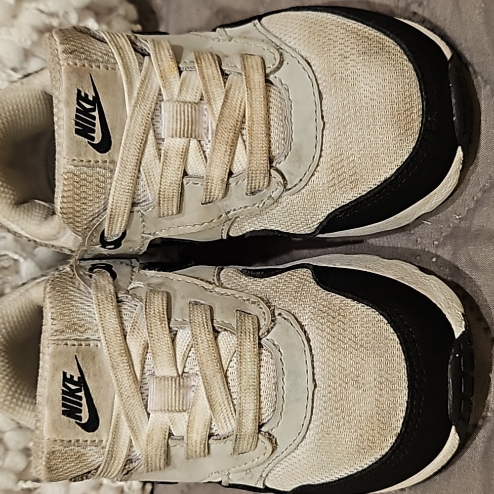 Nike Air Max Sneakers - Picture 3 of 15